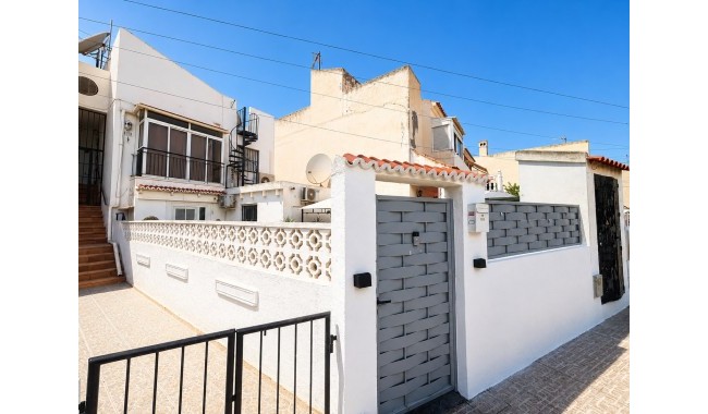 Apartament - Sprzedaż - El Chaparral, Torrevieja - Urbanización El Chaparral