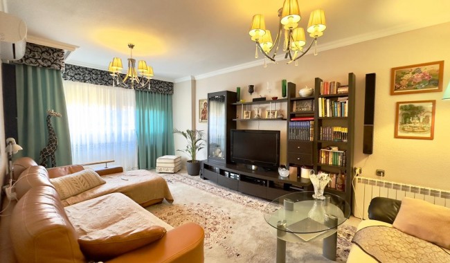 Apartament - Sprzedaż - Torrevieja - Centro