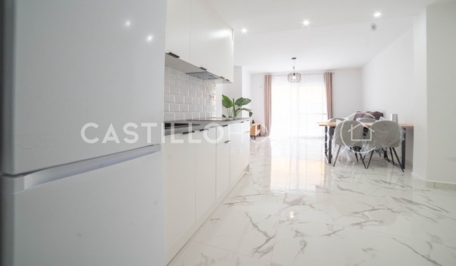 Apartament - Sprzedaż - Torrevieja - Centro