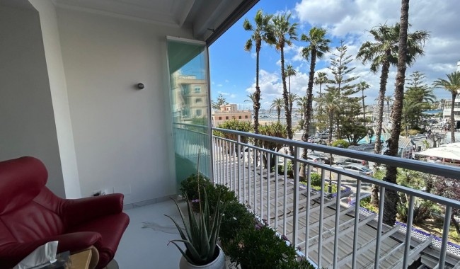 Apartament - Sprzedaż - Torrevieja - Centro