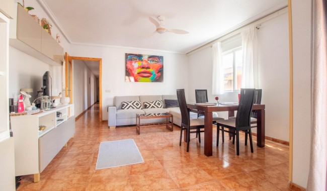 Apartament - Sprzedaż - Torrevieja - Centro