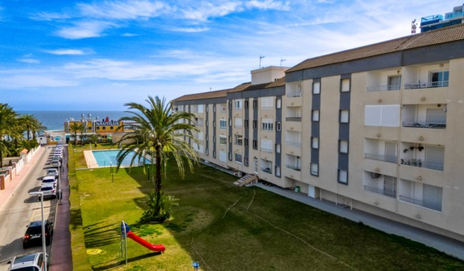Apartament - Sprzedaż - Torrevieja - CO-2704