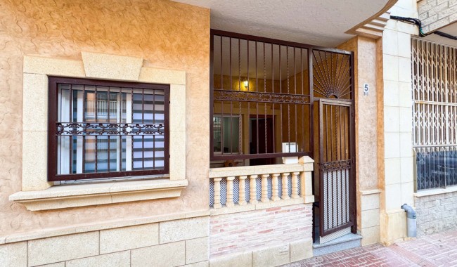 Apartament - Sprzedaż - Torrevieja - La Mata