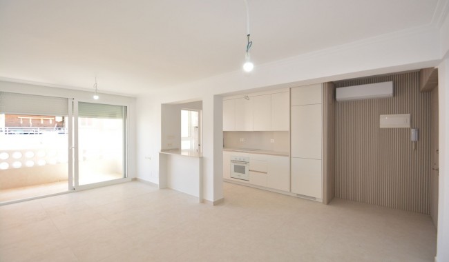 Apartament - Sprzedaż - Torrevieja - La Mata