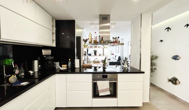 Apartament - Sprzedaż - Torrevieja - Playa de los locos