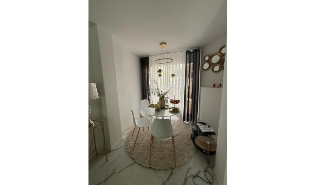 Apartament - Sprzedaż - Torrevieja - Torrevieja