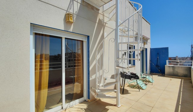 Apartamento - Alquiler a largo plazo - Torrevieja - Antonio Machado
