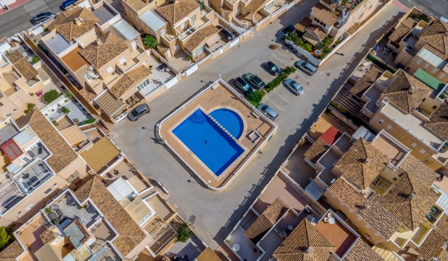 Apartamento - Segunda mano - Torrevieja - CC-KP03