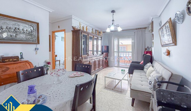 Apartamento - Segunda mano - Torrevieja - Centro