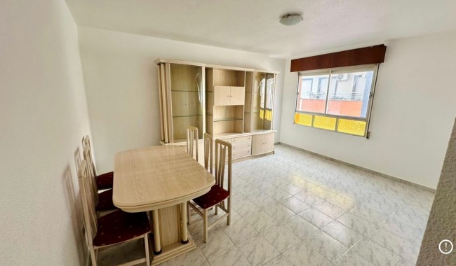 Apartamento - Segunda mano - Torrevieja - Centro
