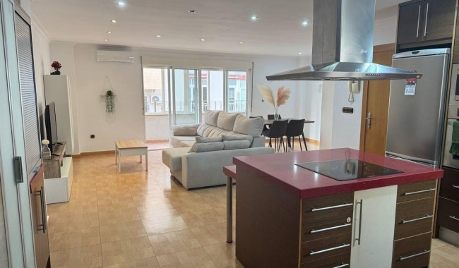 Apartamento - Segunda mano - Torrevieja - Centro