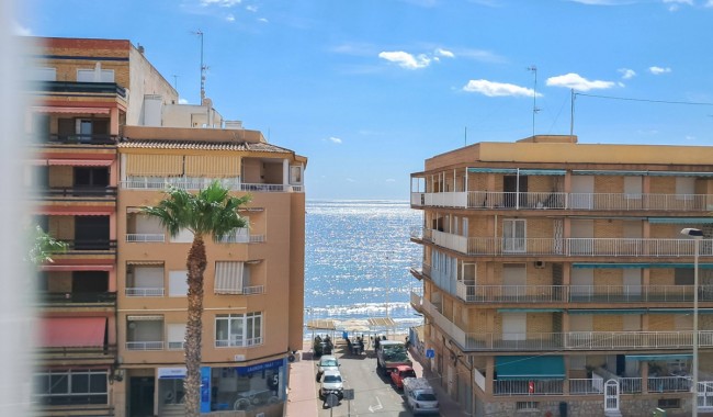 Apartamento - Segunda mano - Torrevieja - Centro