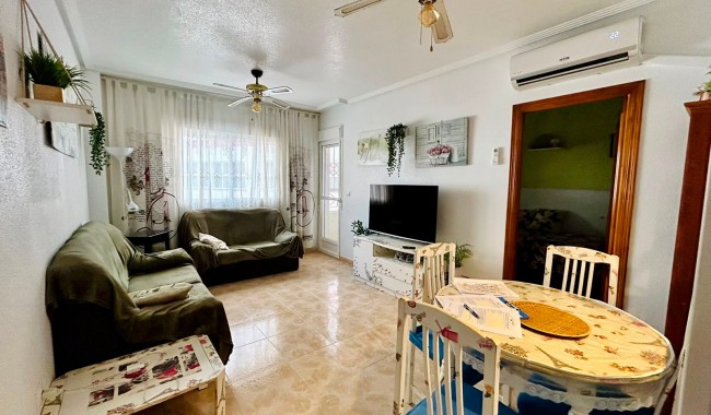 Apartamento - Segunda mano - Torrevieja - Centro
