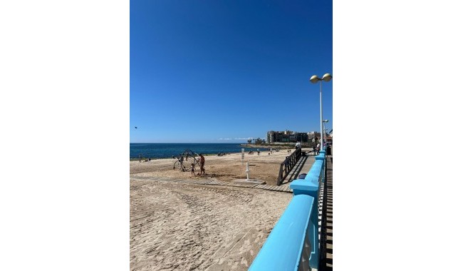Apartamento - Segunda mano - Torrevieja - Playa de los locos