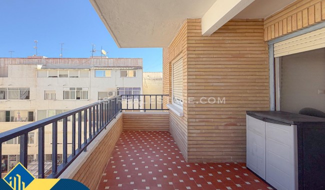 Apartamento - Segunda mano - Torrevieja - Playa del cura