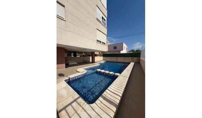 Apartamento - Segunda mano - Torrevieja - PV-1599