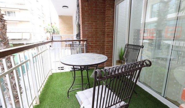 Apartamento - Segunda mano - Torrevieja - Torreta florida