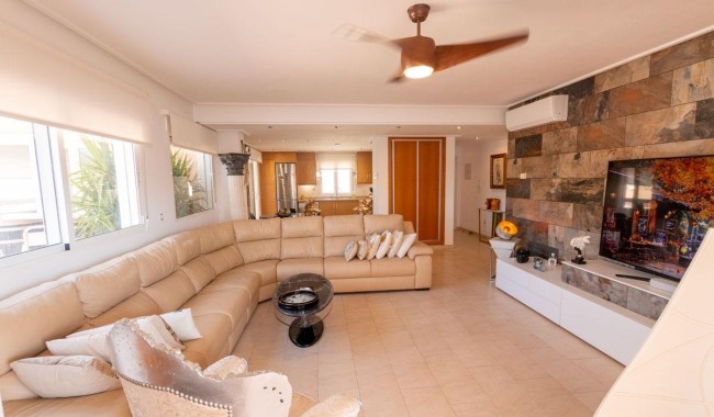 Apartment - Resale - Orihuela Costa - RB-9576