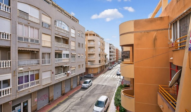 Apartment - Resale - Torrevieja - CB-4056