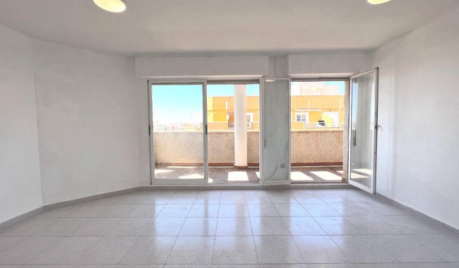 Apartment - Resale - Torrevieja - CV-452