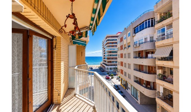 Apartment - Resale - Torrevieja - Playa de La Acequion