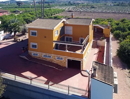 Begagnad - Finca - Orihuela - Correntías Medias