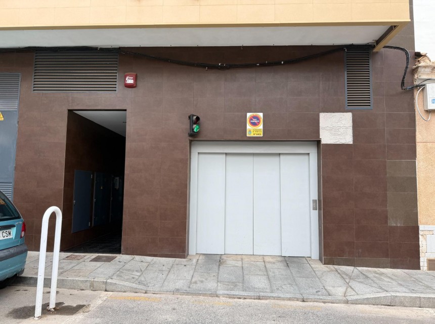 Begagnad - Parkering - Torrevieja - Centro - Muelle Pesquero