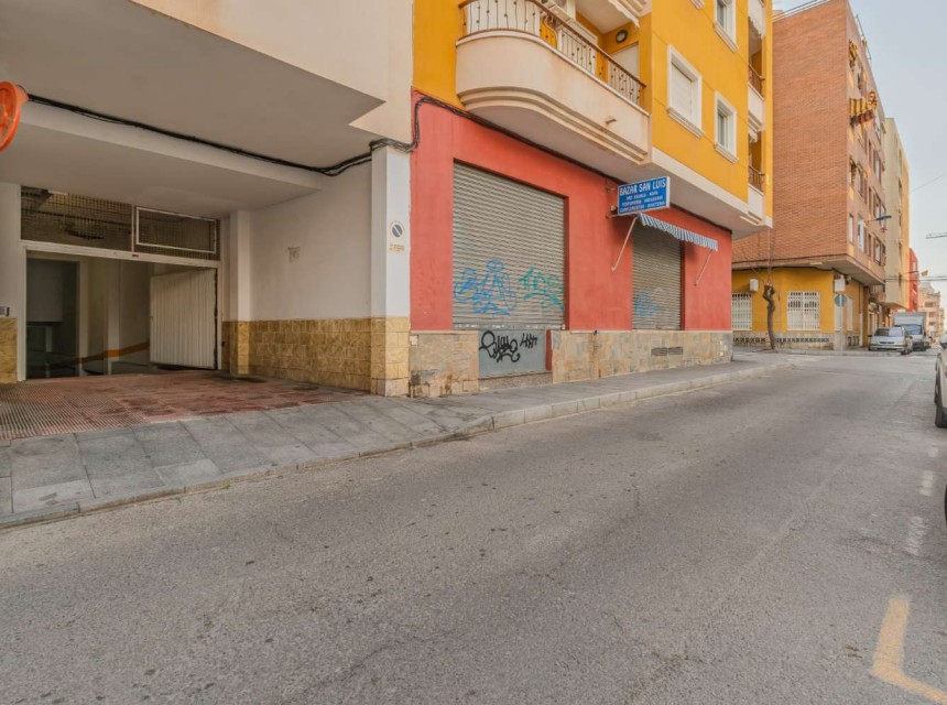 Begagnad - Parkering - Torrevieja - Parque de Las Naciones
