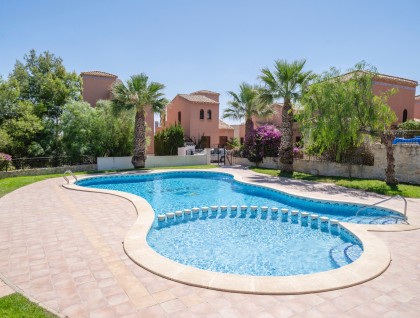 Begagnad - Quatro hus - San Miguel de Salinas