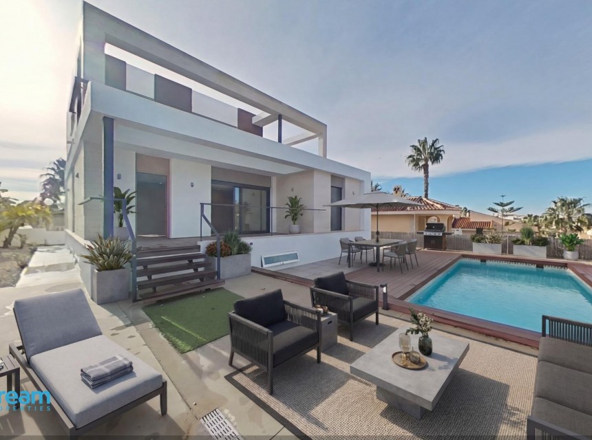 Begagnad - Villa - Benijófar - Benimar