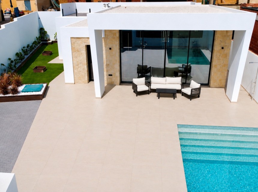 Begagnad - Villa - El Chaparral, Torrevieja - El Chaparral