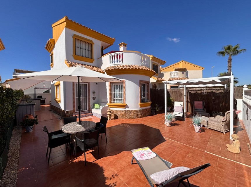 Begagnad - Villa - Guardamar - El Campo