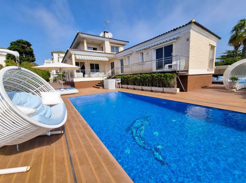 Begagnad - Villa - La Mata, Torrevieja - La Mata