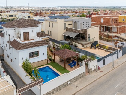 Begagnad - Villa - Los Montesinos - La Herrada