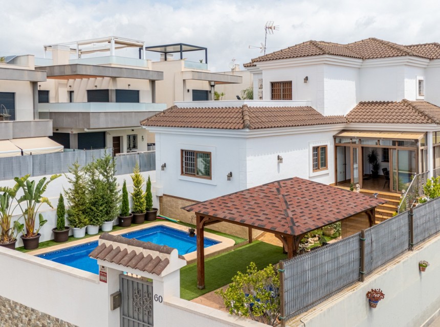 Begagnad - Villa - Los Montesinos - La Herrada