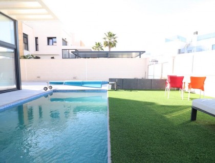 Begagnad - Villa - Orihuela Costa - Cabo Roig