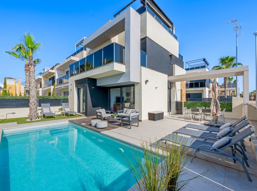 Begagnad - Villa - Orihuela Costa - Cabo Roig