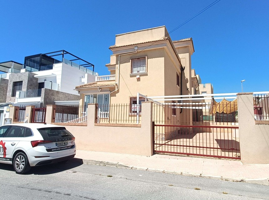 Begagnad - Villa - Orihuela Costa - Castillo de Don Juan