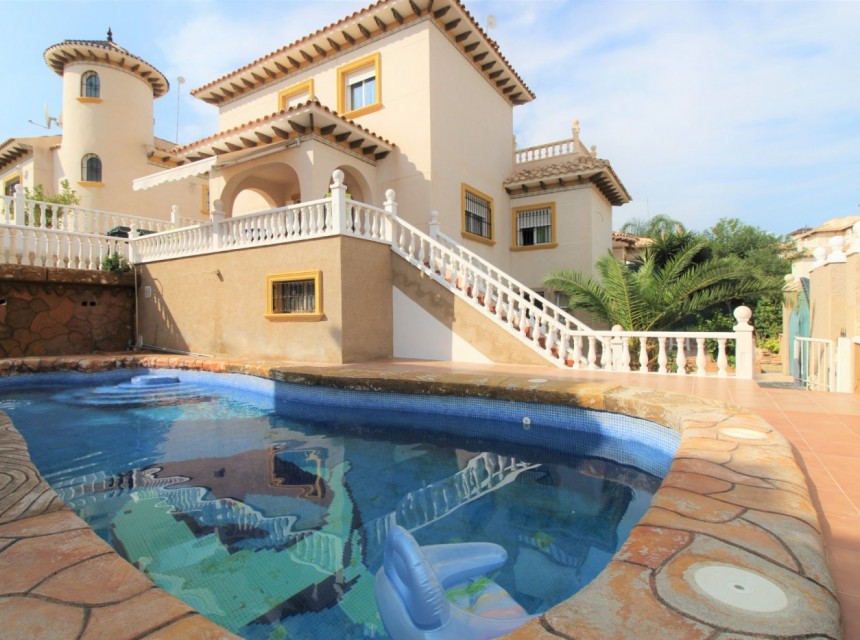 Begagnad - Villa - Orihuela Costa - La Zenia