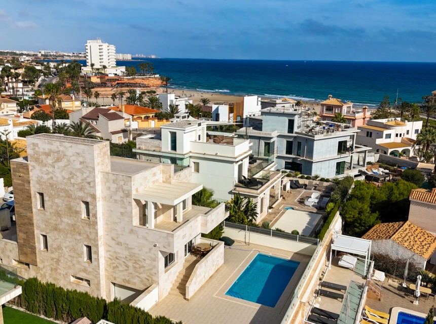 Begagnad - Villa - Orihuela Costa - La Zenia