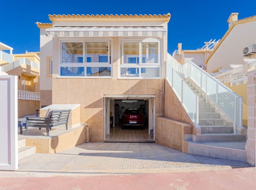 Begagnad - Villa - Orihuela Costa - Los Altos