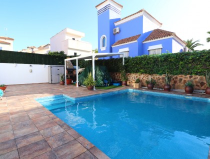 Begagnad - Villa - Orihuela Costa - Villamartín