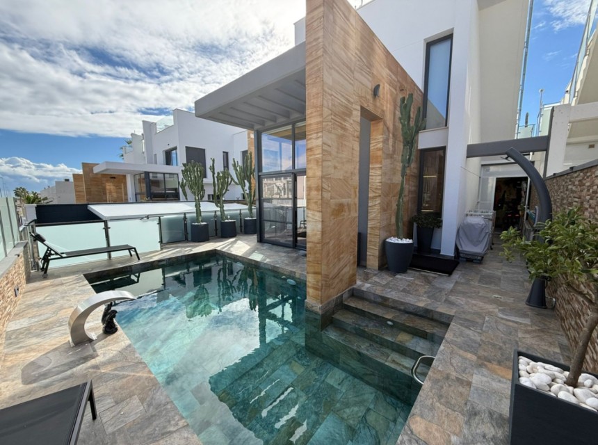 Begagnad - Villa - Orihuela - Lomas de Cabo Roig