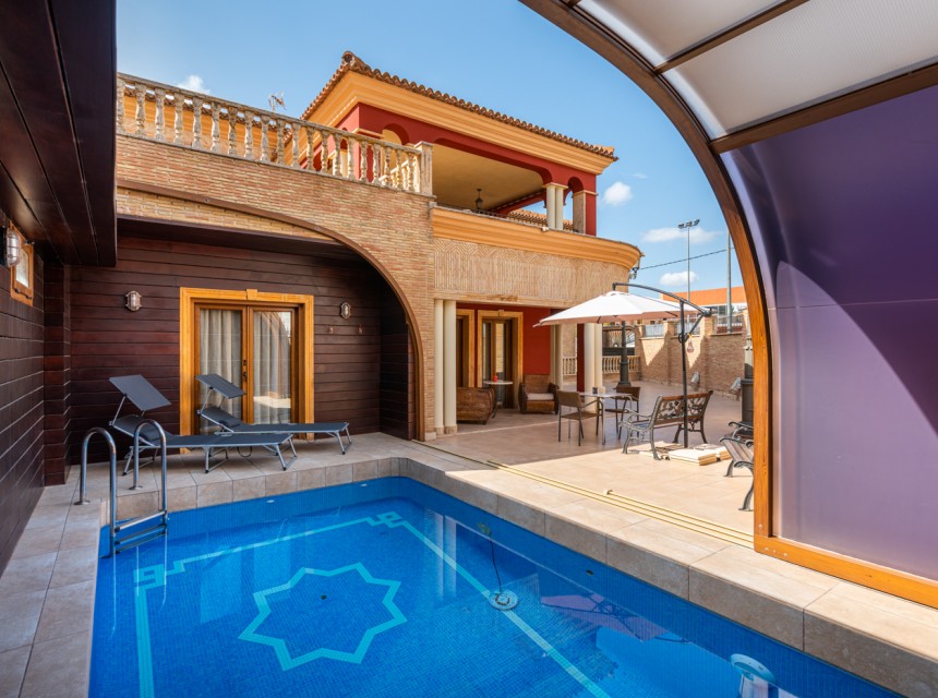 Begagnad - Villa - Orihuela