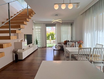 Begagnad - Villa - Pilar de La Horadada - Pueblo Latino