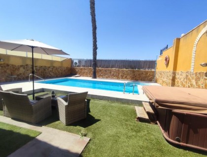 Begagnad - Villa - Torrevieja - Aguas Nuevas