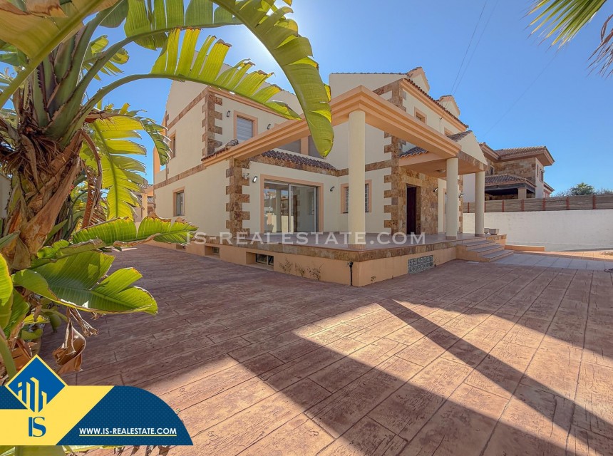 Begagnad - Villa - Torrevieja - Aguas Nuevas