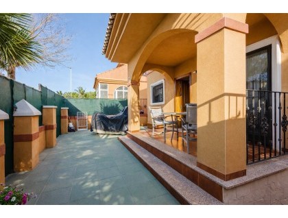 Begagnad - Villa - Torrevieja - Aguas Nuevas