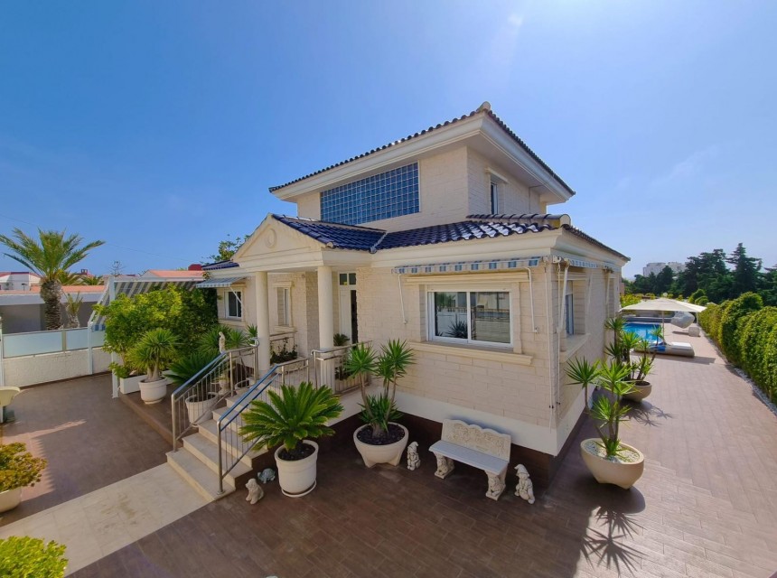 Begagnad - Villa - Torrevieja - La Mata