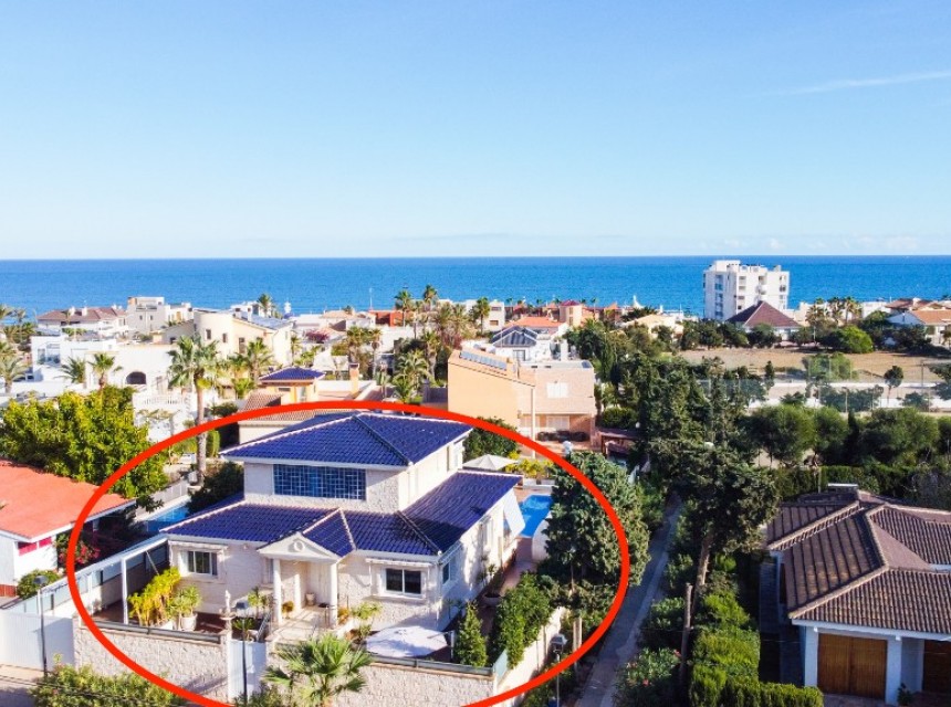 Begagnad - Villa - Torrevieja - La Mata